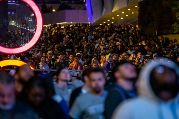 Rénovation facile : peinture sur carrelage pour salle de bain